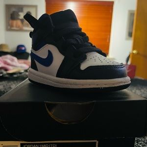 Nike Blue , Black & White Kids Sneakers